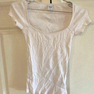 XS White TNA Tshirt - wore once